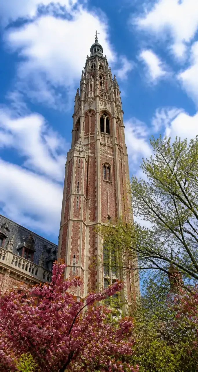 Beffroi de Lille, architecture gothique en briques rouges